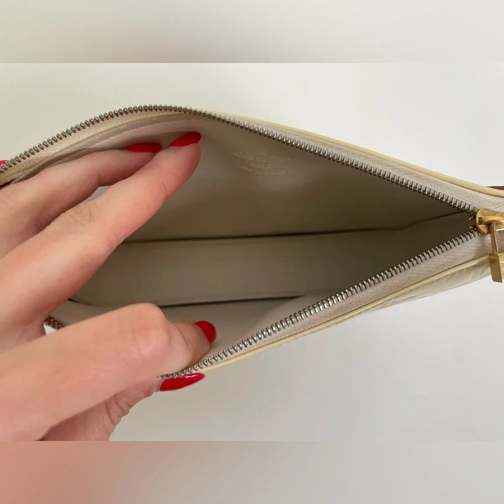 Authentic Louis Vuitton Canary Yellow Vernis Shoulder Pochette with Tan Strap - Picture 7 of 11